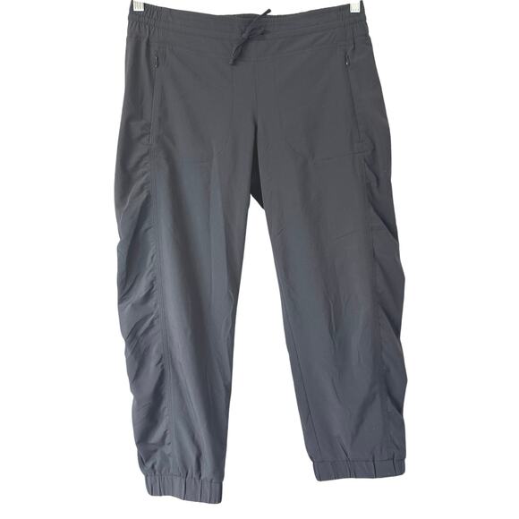 Athleta La Viva Capri Black Pants Womens Sz 6 *964585 Hiking Travel Lightweight - Picture 2 of 9